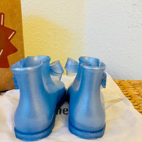 Mini Melissa Girl's Sugar Bow Rain Boots - Picture 7 of 13